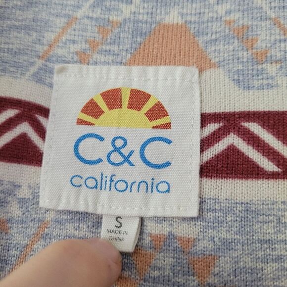 C&C California Tribal Button Down Red/Blue/ - Picture 5 of 7